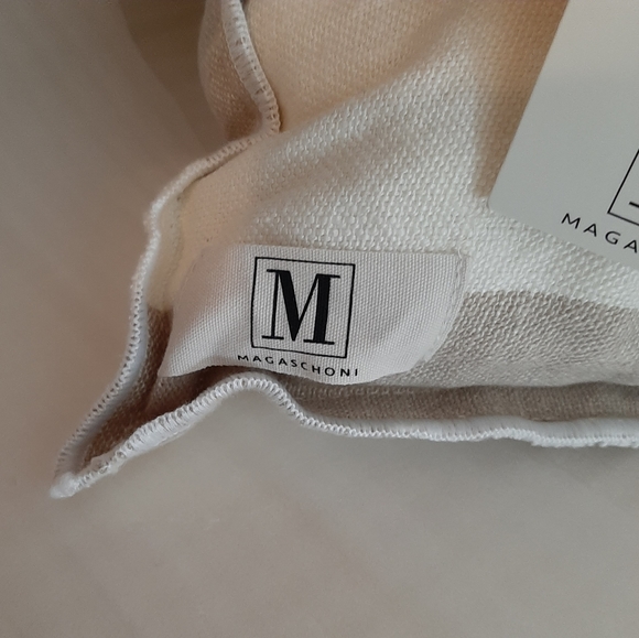 Magaschoni Throw Pillow cover with insert 100% linen 18 x 18 (1 pillow)